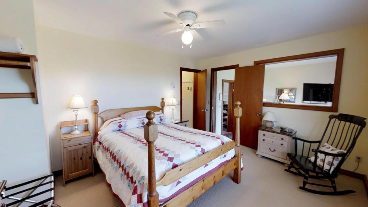 Bayview Pines Country Inn B&B Махон Бэй Экстерьер фото