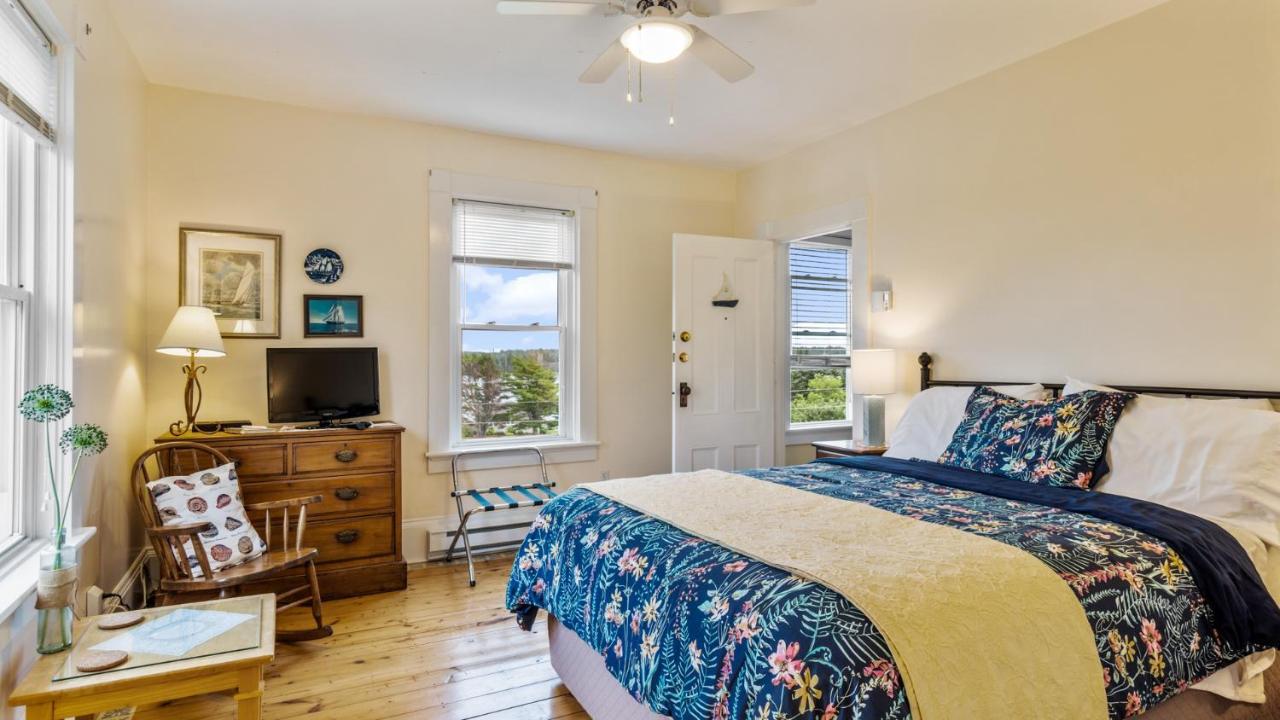 Bayview Pines Country Inn B&B Махон Бэй Экстерьер фото