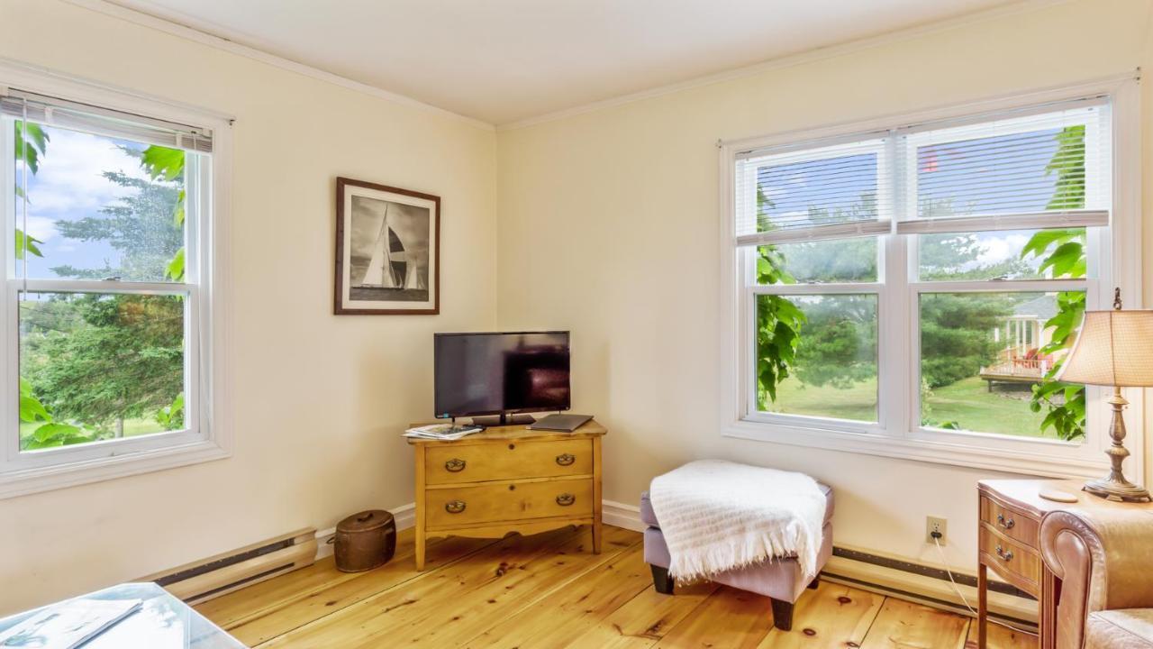 Bayview Pines Country Inn B&B Махон Бэй Экстерьер фото