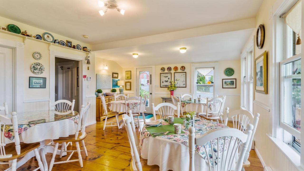 Bayview Pines Country Inn B&B Махон Бэй Экстерьер фото