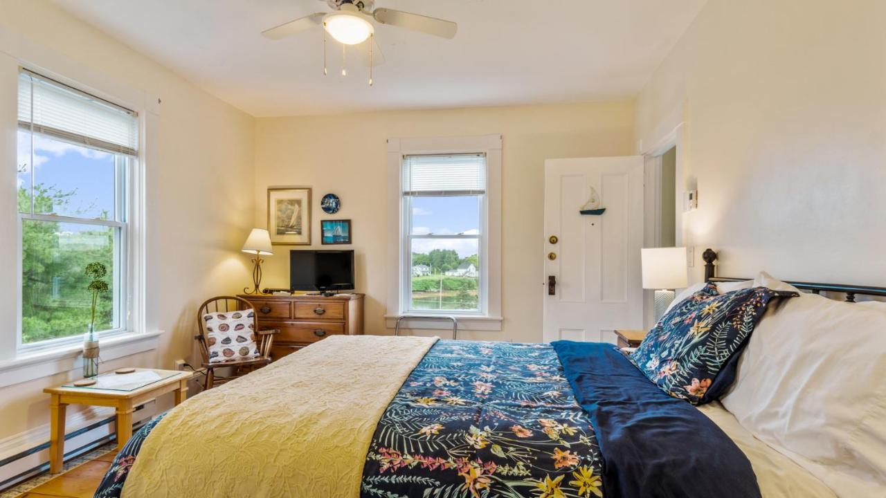 Bayview Pines Country Inn B&B Махон Бэй Экстерьер фото