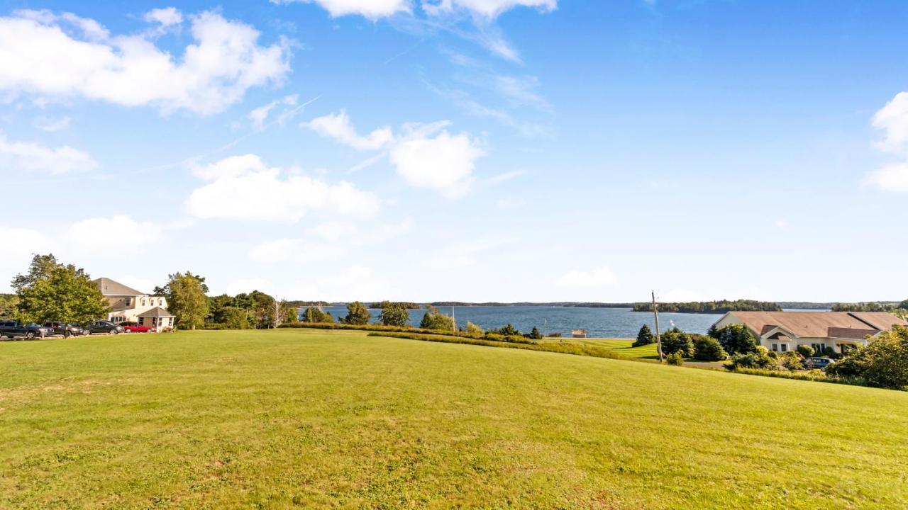 Bayview Pines Country Inn B&B Махон Бэй Экстерьер фото