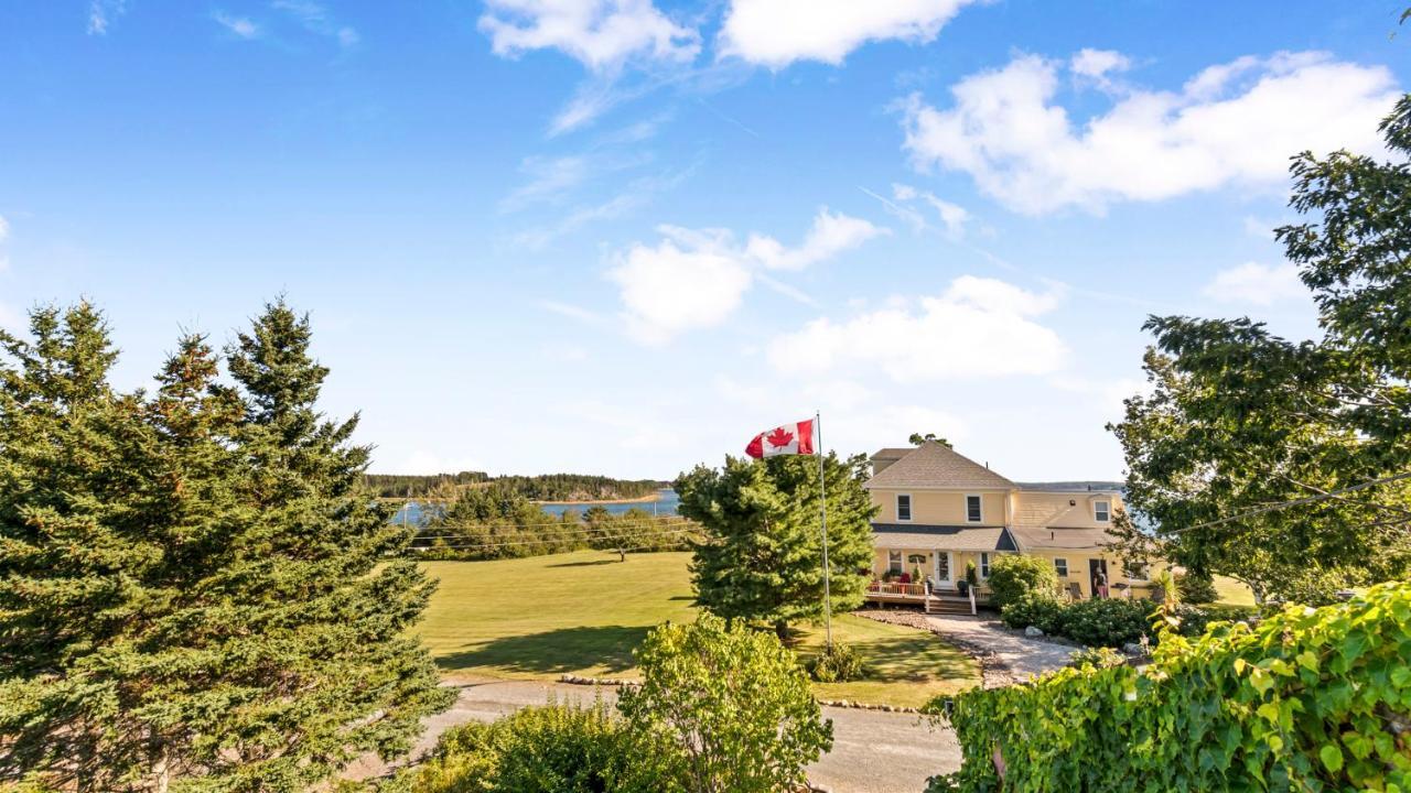 Bayview Pines Country Inn B&B Махон Бэй Экстерьер фото