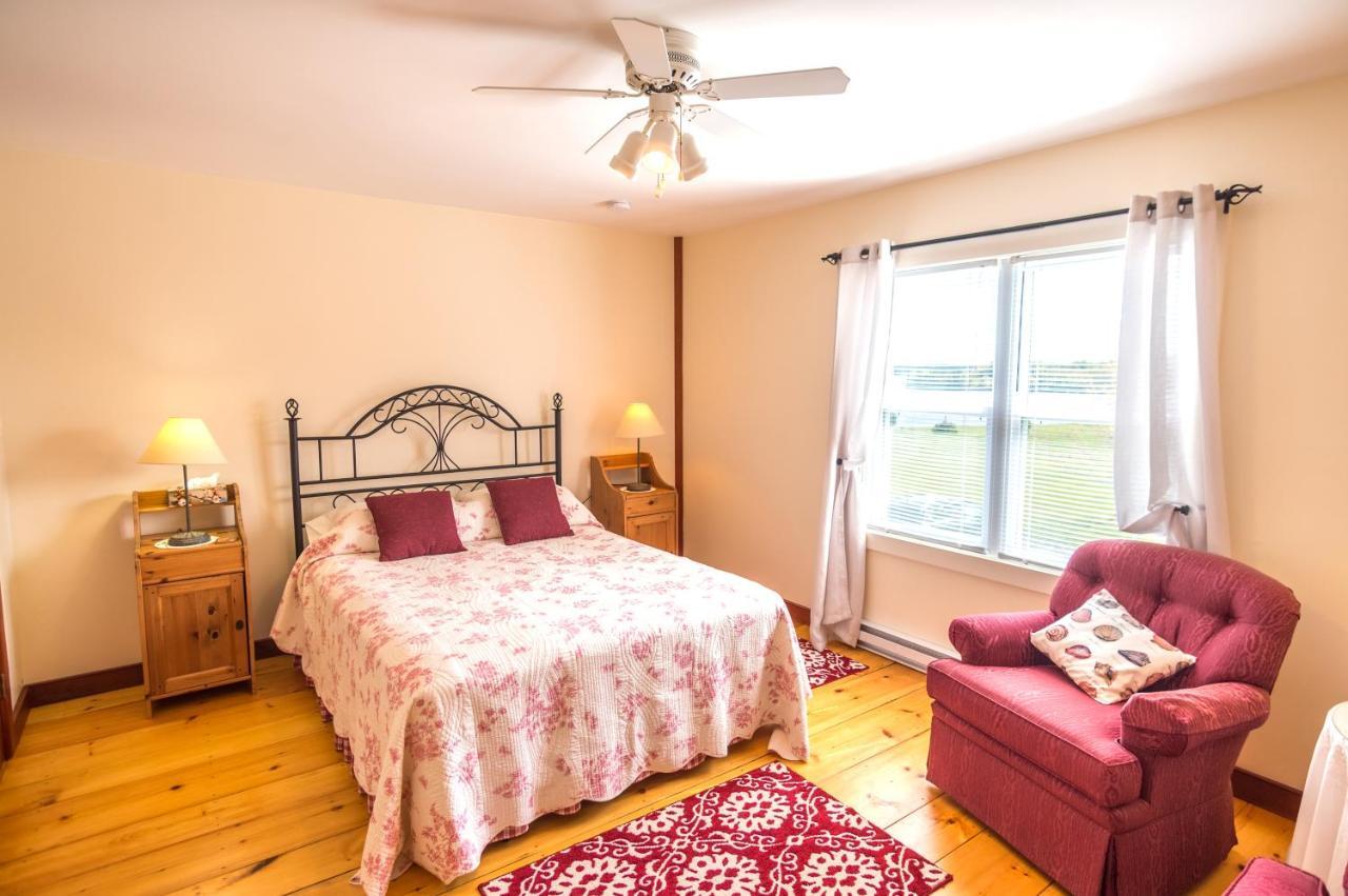 Bayview Pines Country Inn B&B Махон Бэй Экстерьер фото