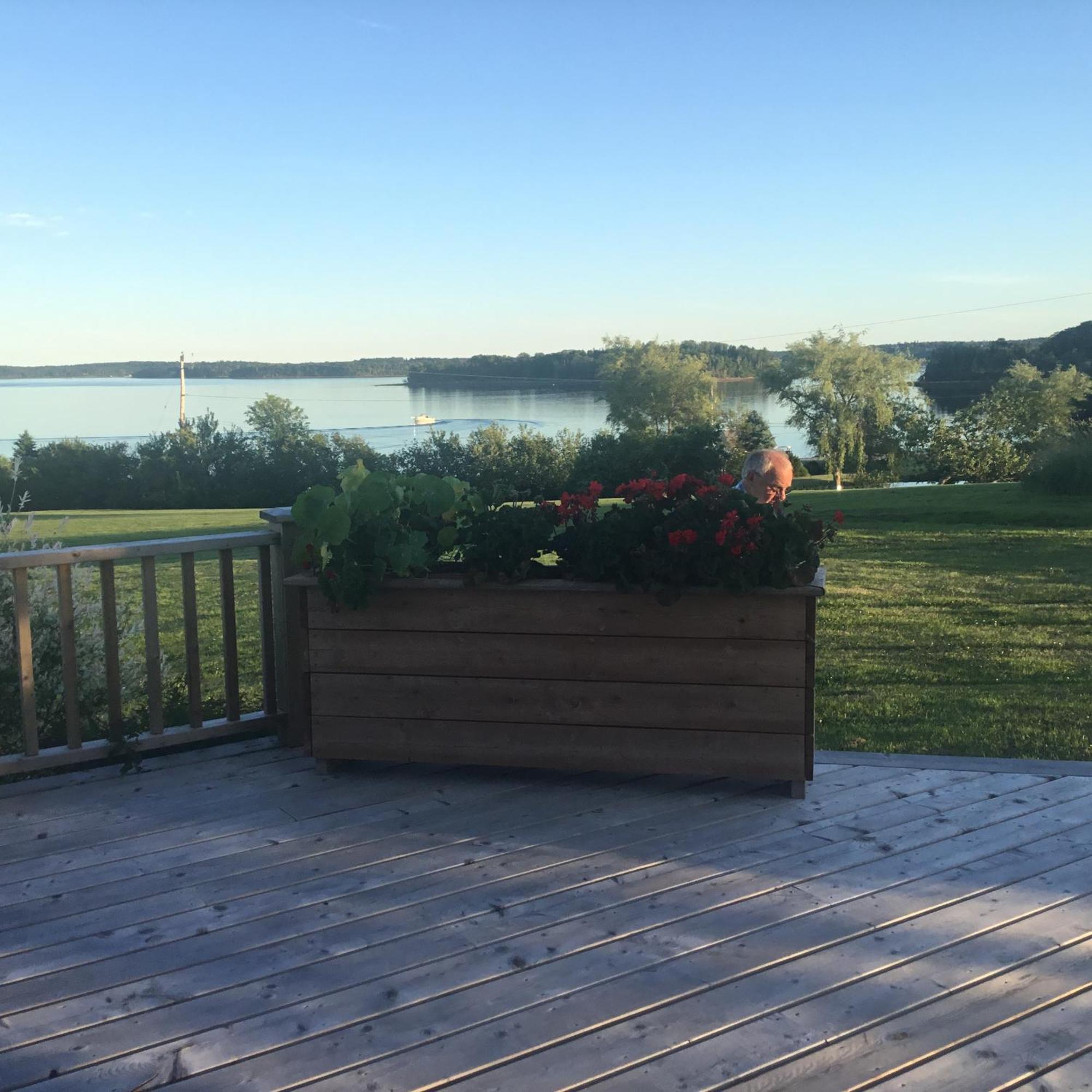 Bayview Pines Country Inn B&B Махон Бэй Экстерьер фото