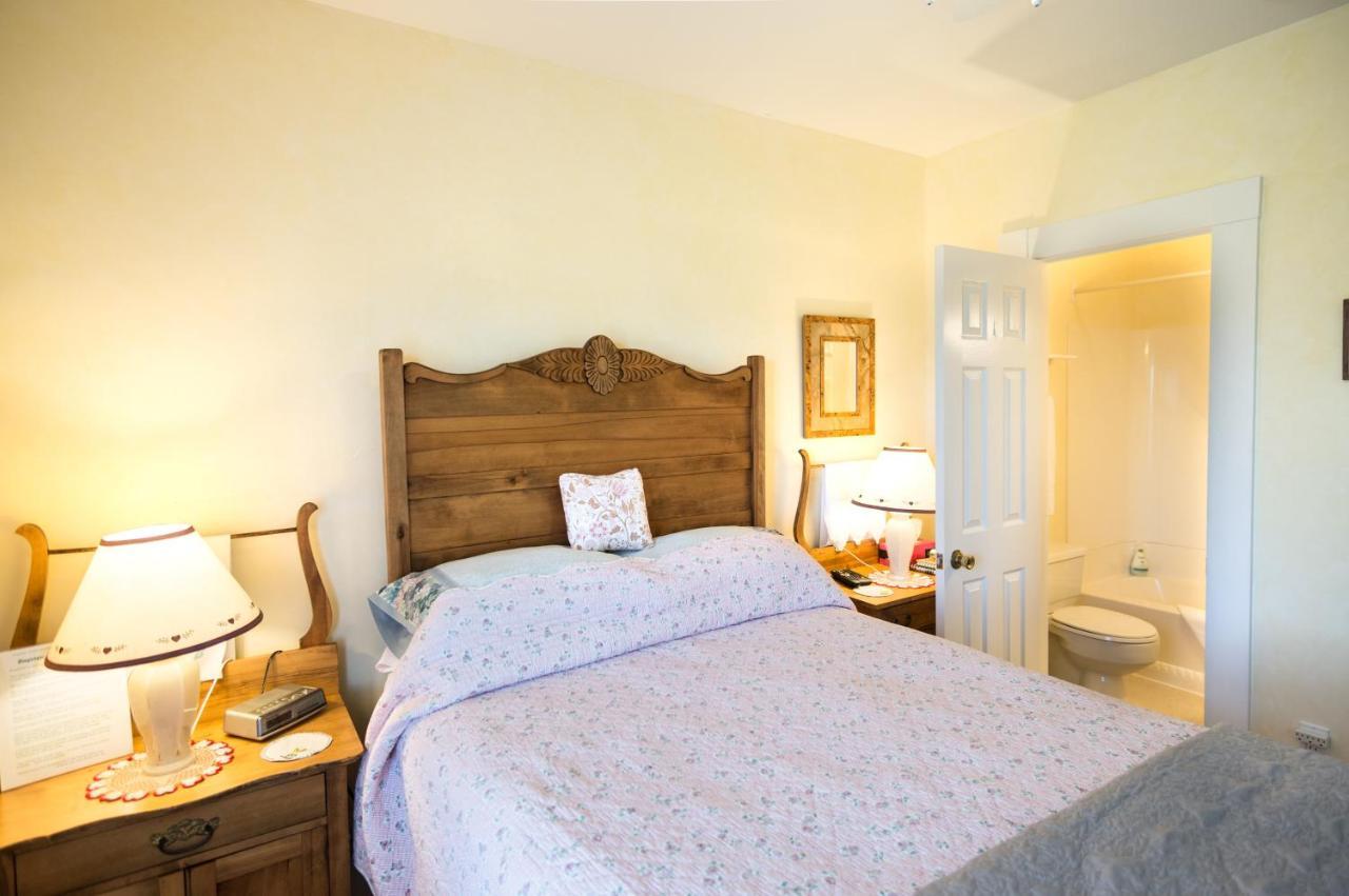Bayview Pines Country Inn B&B Махон Бэй Экстерьер фото